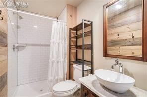 223 Upper Glenway
