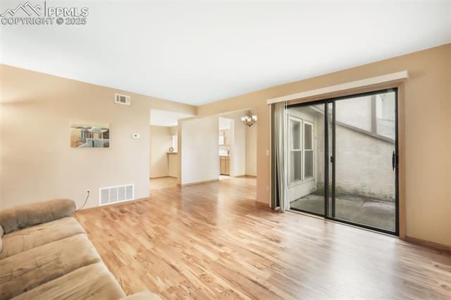 3330 Templeton Gap Road 15