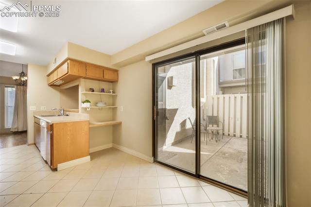 3330 Templeton Gap Road 15