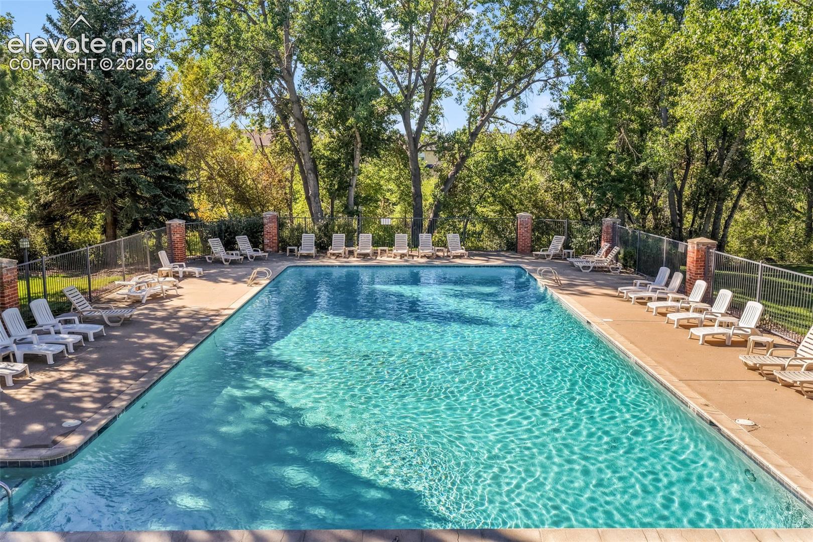 6886 Los Reyes Circle