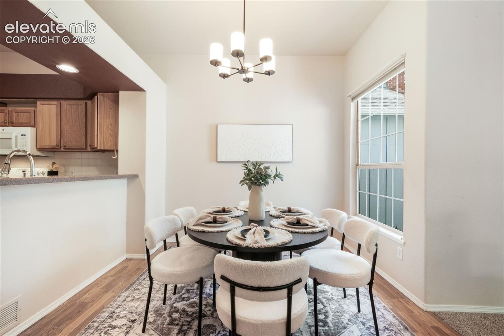 6886 Los Reyes Circle