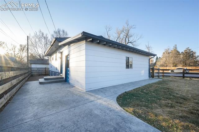 911 E Willamette Avenue