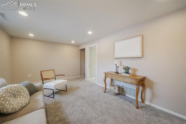 911 E Willamette Avenue