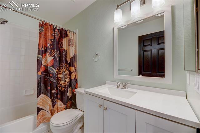 5082 Sand Hill Drive