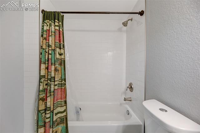 5082 Sand Hill Drive