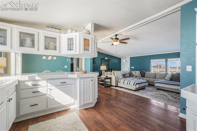 9775 Avenida Alegre Point