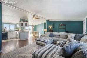 9775 Avenida Alegre Point