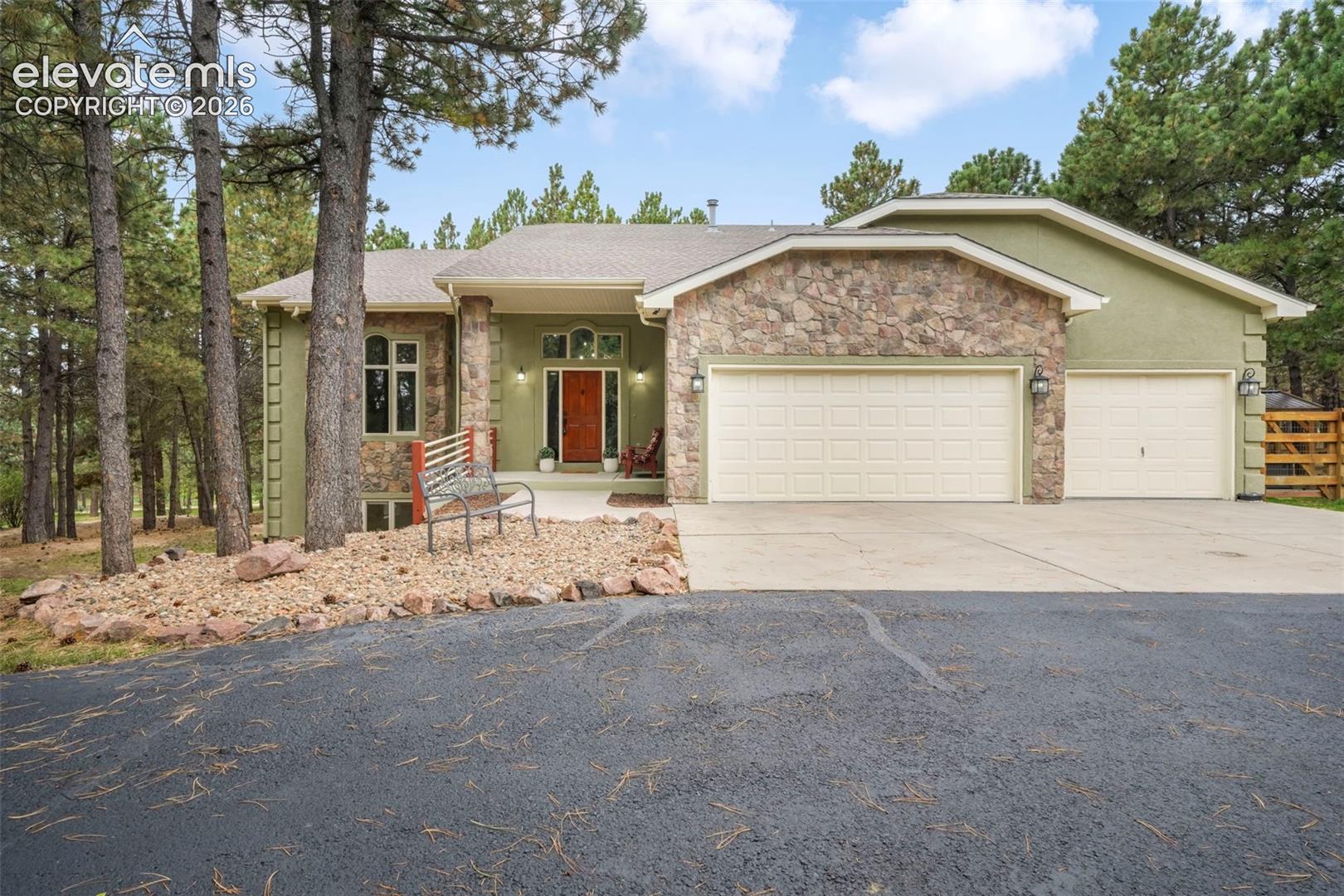 720 Trumpeters Court