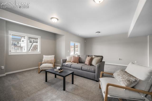 2573 Lakes Edge Drive