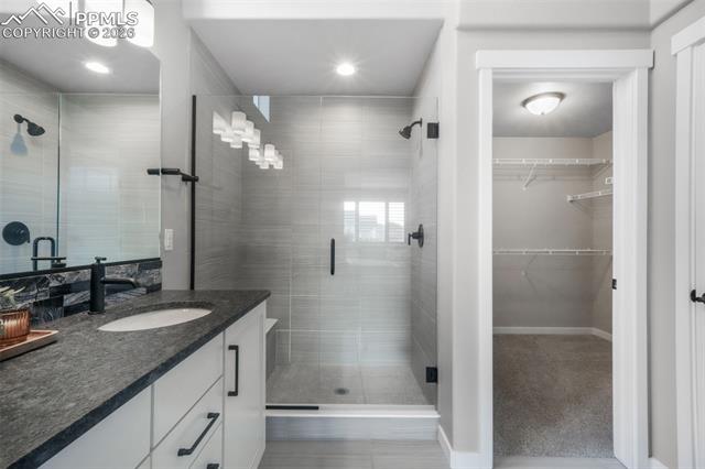 2573 Lakes Edge Drive