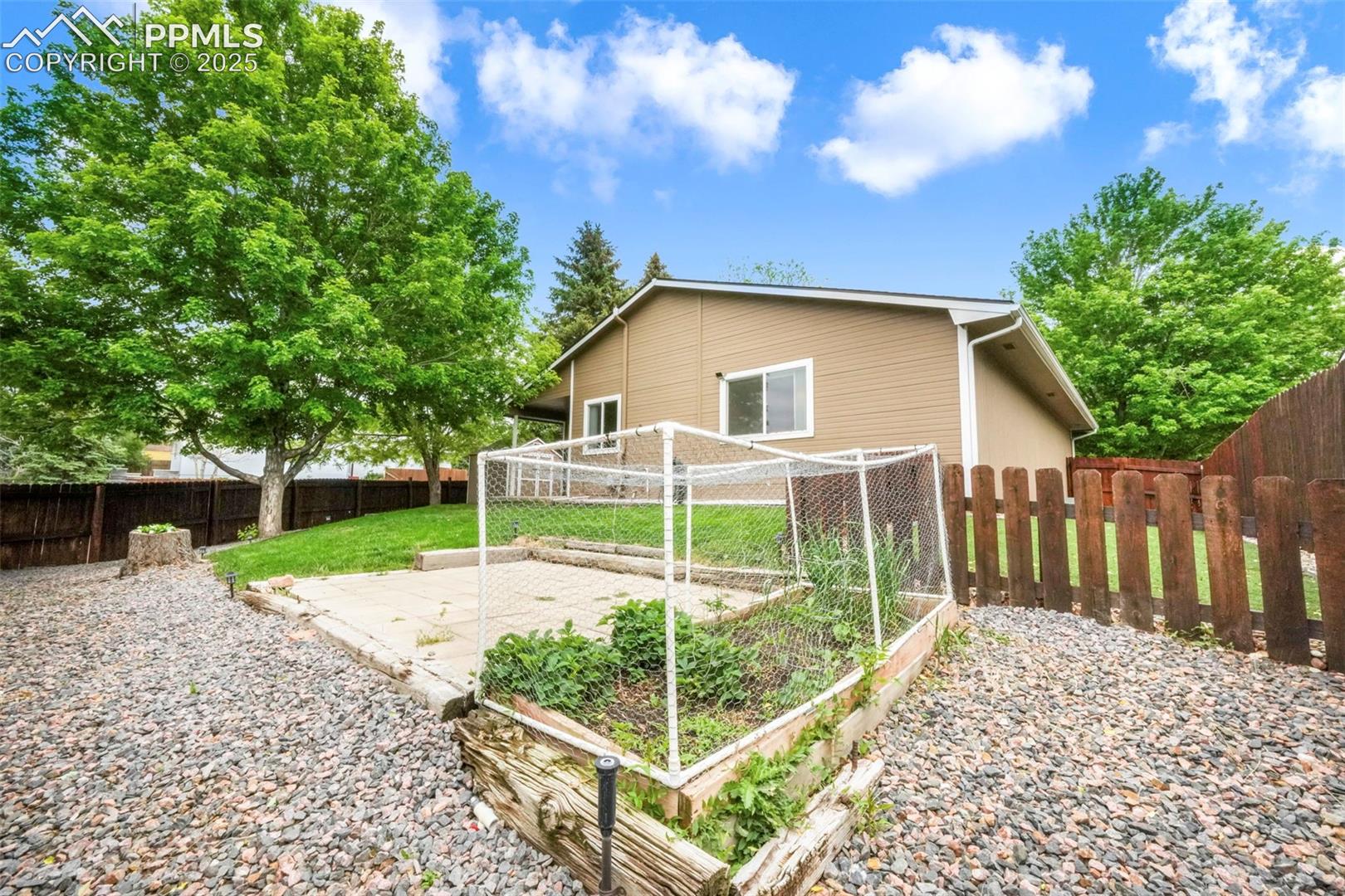 2290 Calistoga Drive