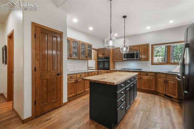 19165 Golden Arrow Circle