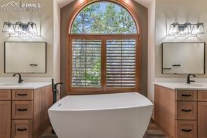 19165 Golden Arrow Circle