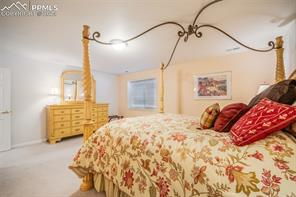 1755 Moorwood Point