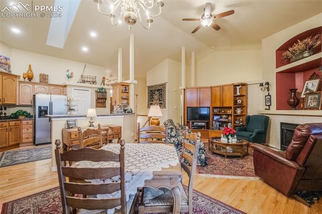 1755 Moorwood Point