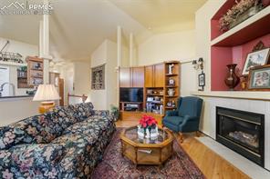 1755 Moorwood Point