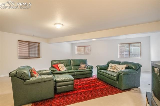 1755 Moorwood Point