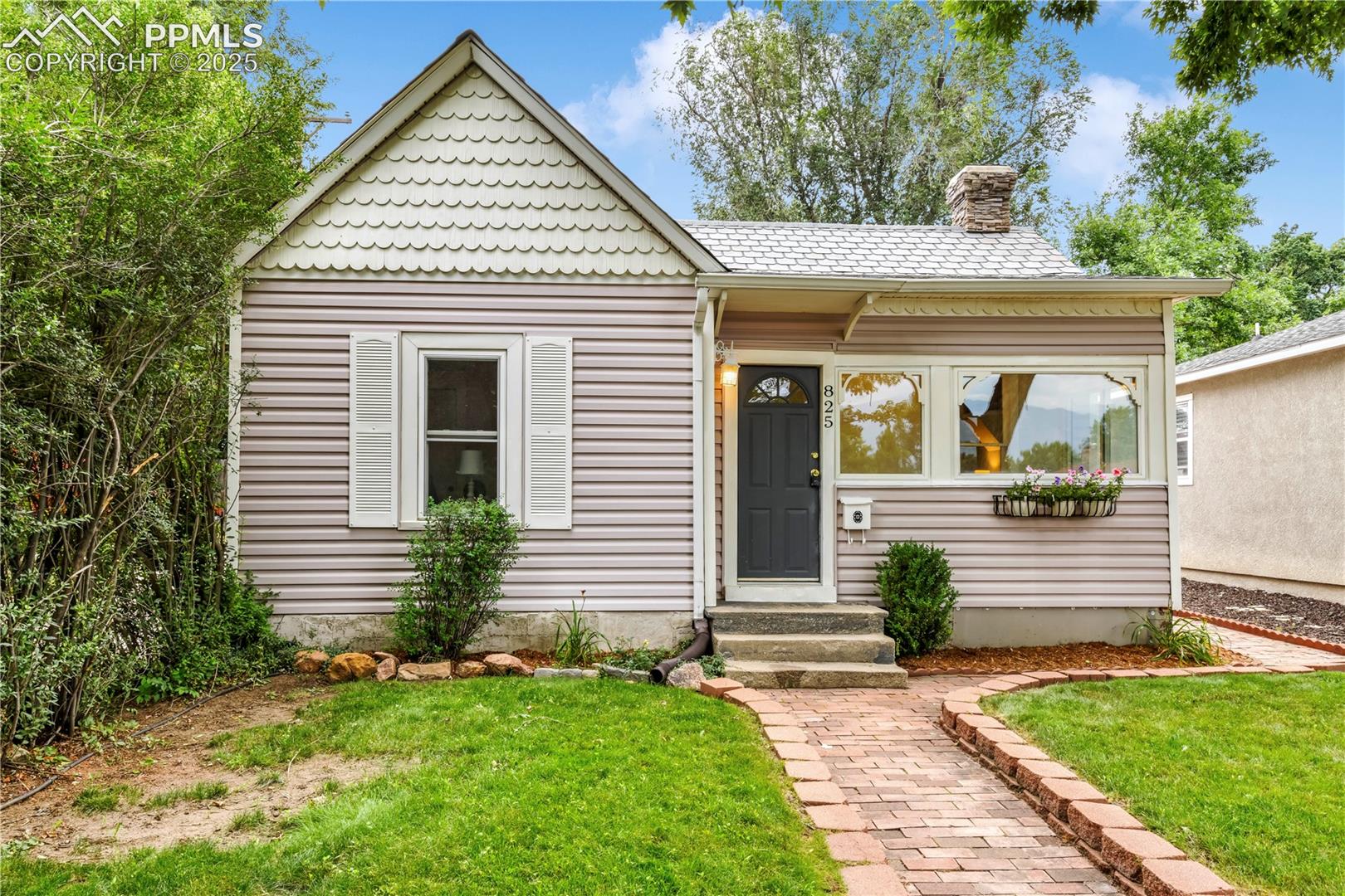 825 Arcadia Place