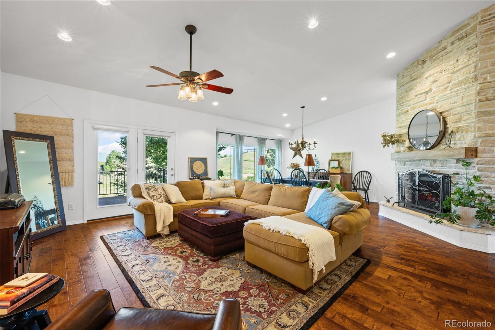 3440 Hollycrest Drive