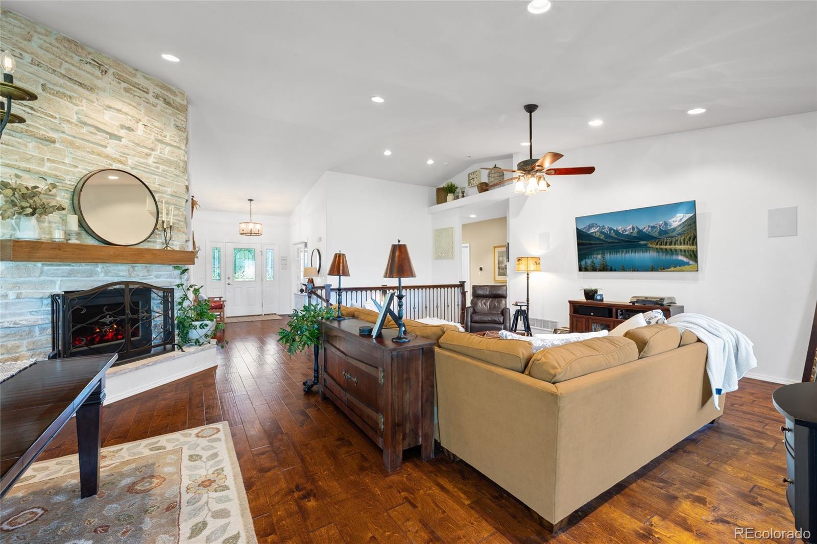 3440 Hollycrest Drive