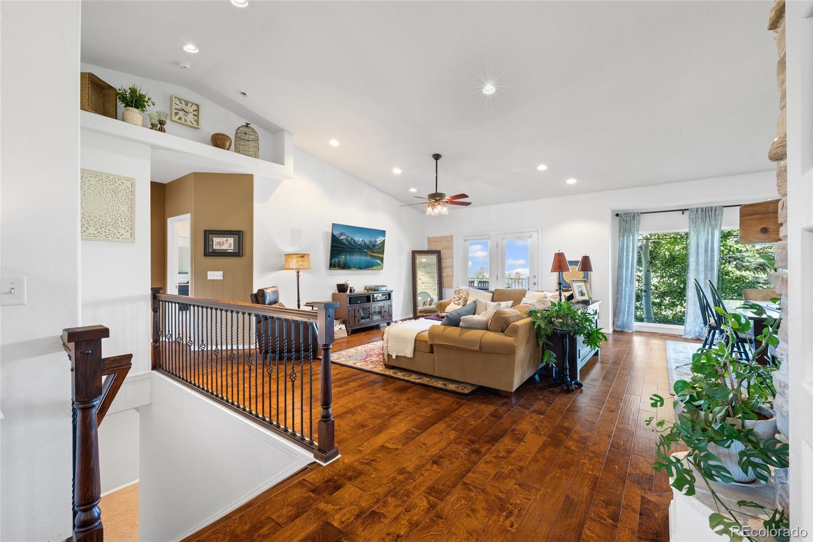 3440 Hollycrest Drive