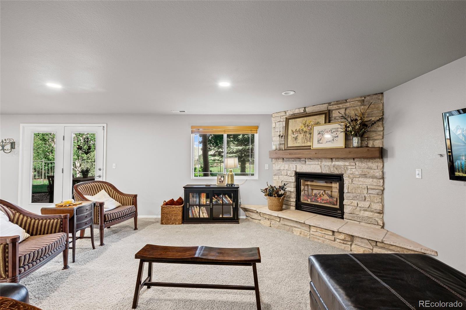 3440 Hollycrest Drive