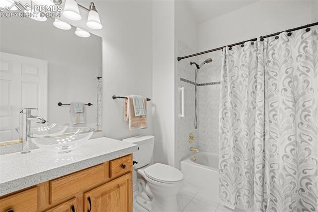 211 Las Lunas Street