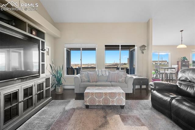 211 Las Lunas Street