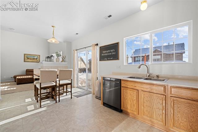 1442 N Stratton Avenue