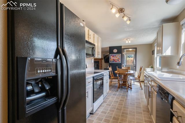 3270 Leoti Drive