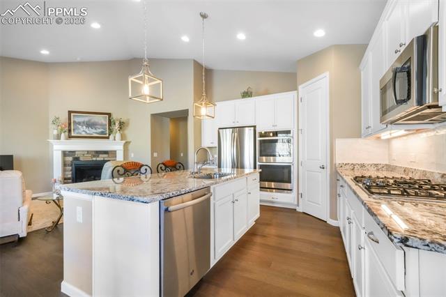 5724 Berry Ridge Way