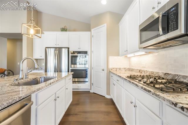 5724 Berry Ridge Way