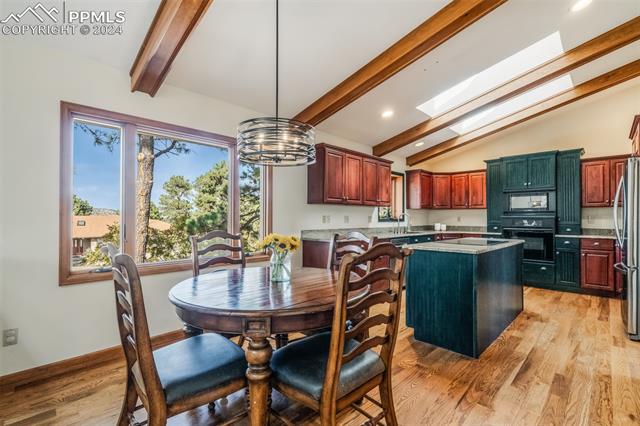 5221 Cliff Point Circle