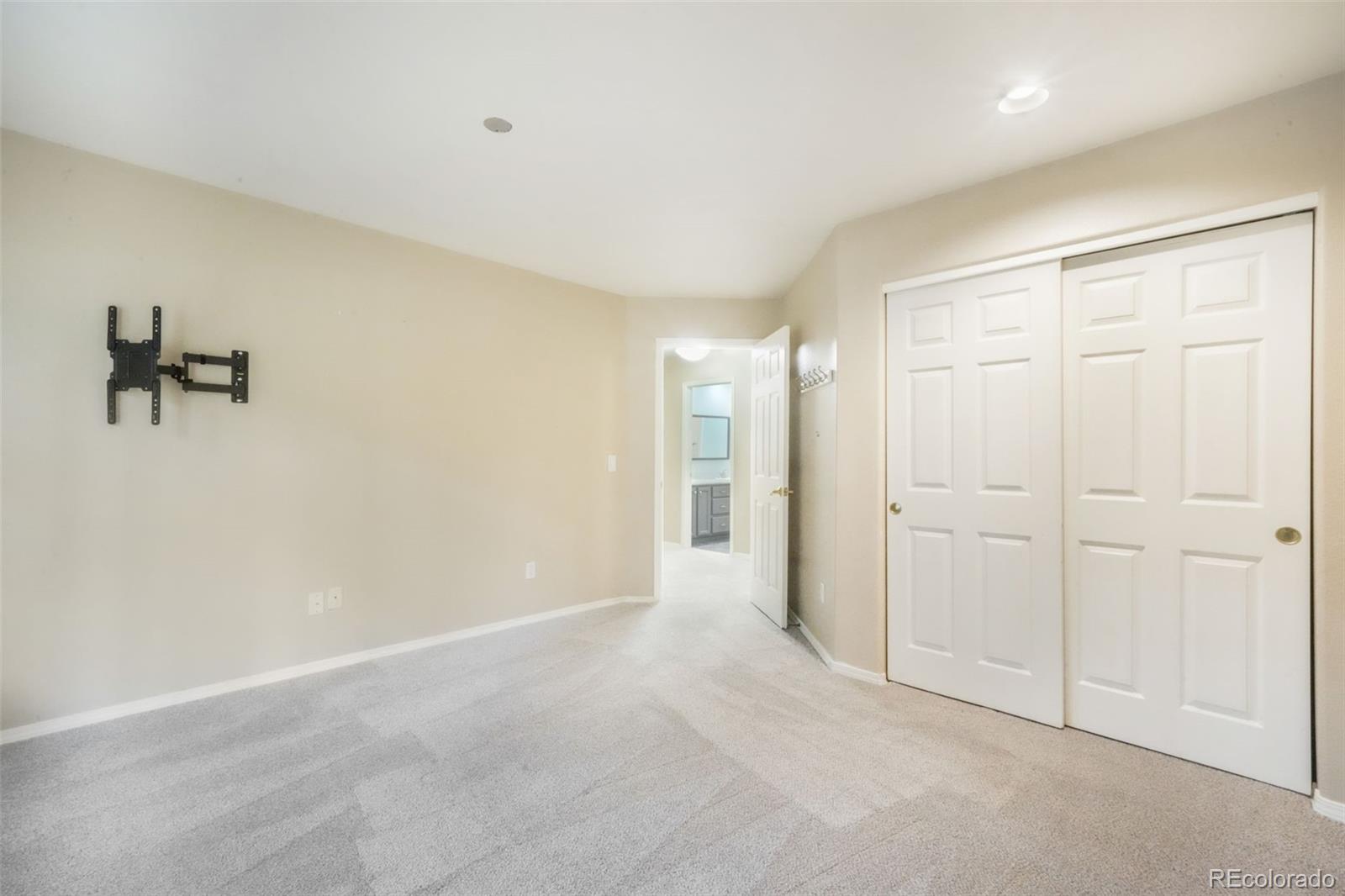 19140 Golden Arrow Circle