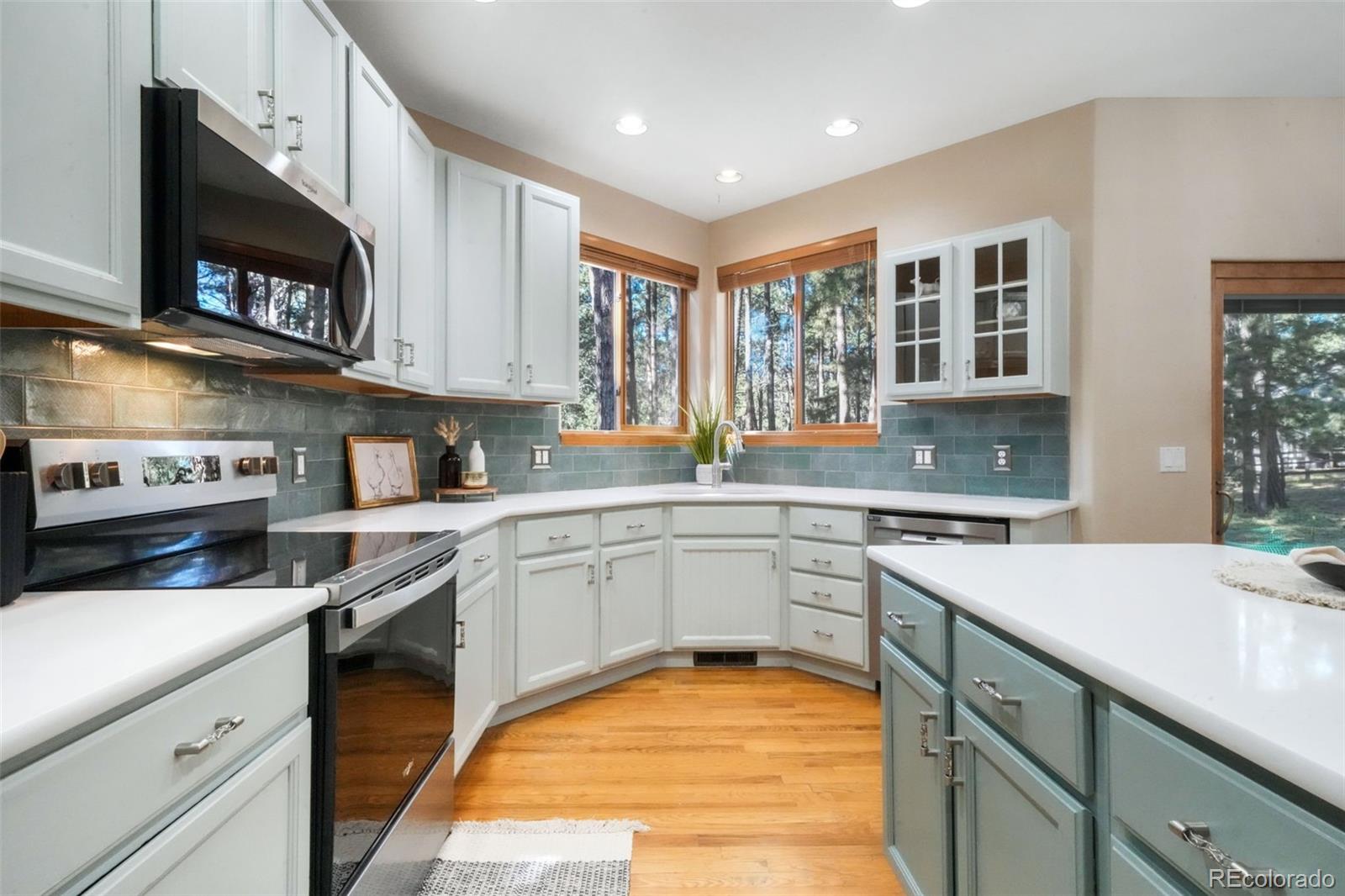 19140 Golden Arrow Circle