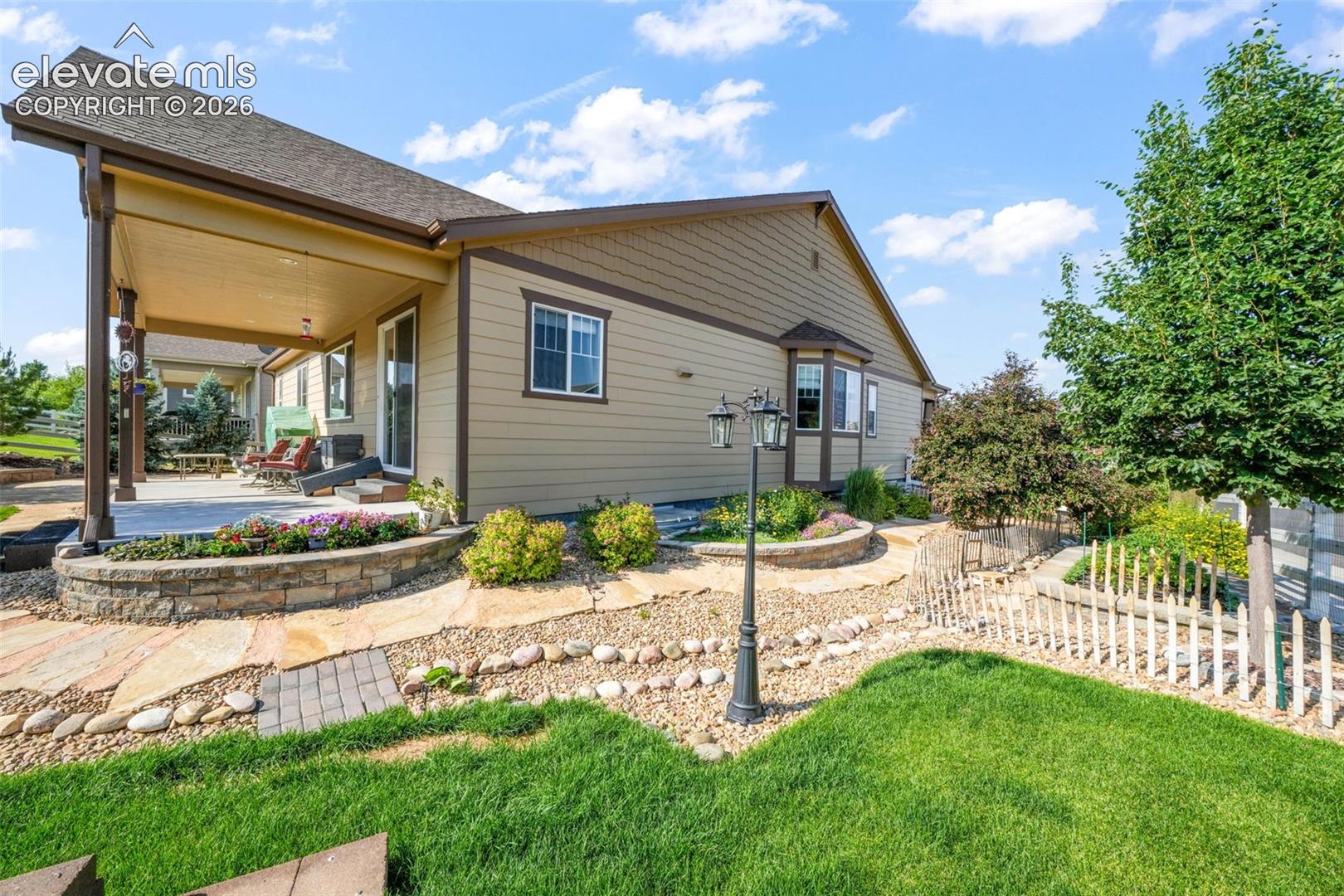 5724 Berry Ridge Way