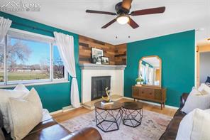870 Hemlock Way