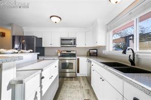 870 Hemlock Way