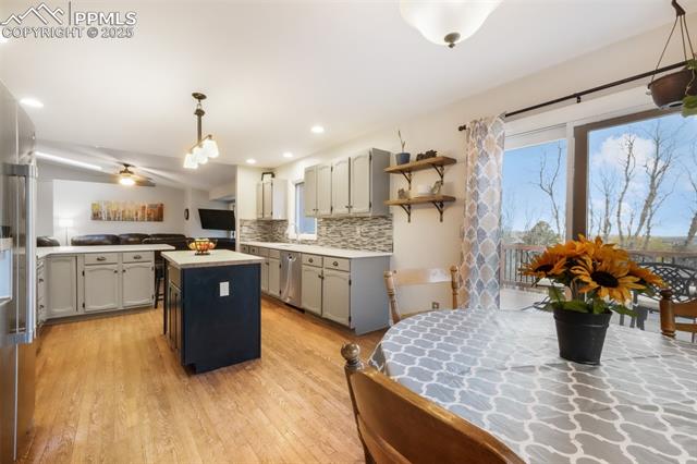 1285 Spinnaker Trail