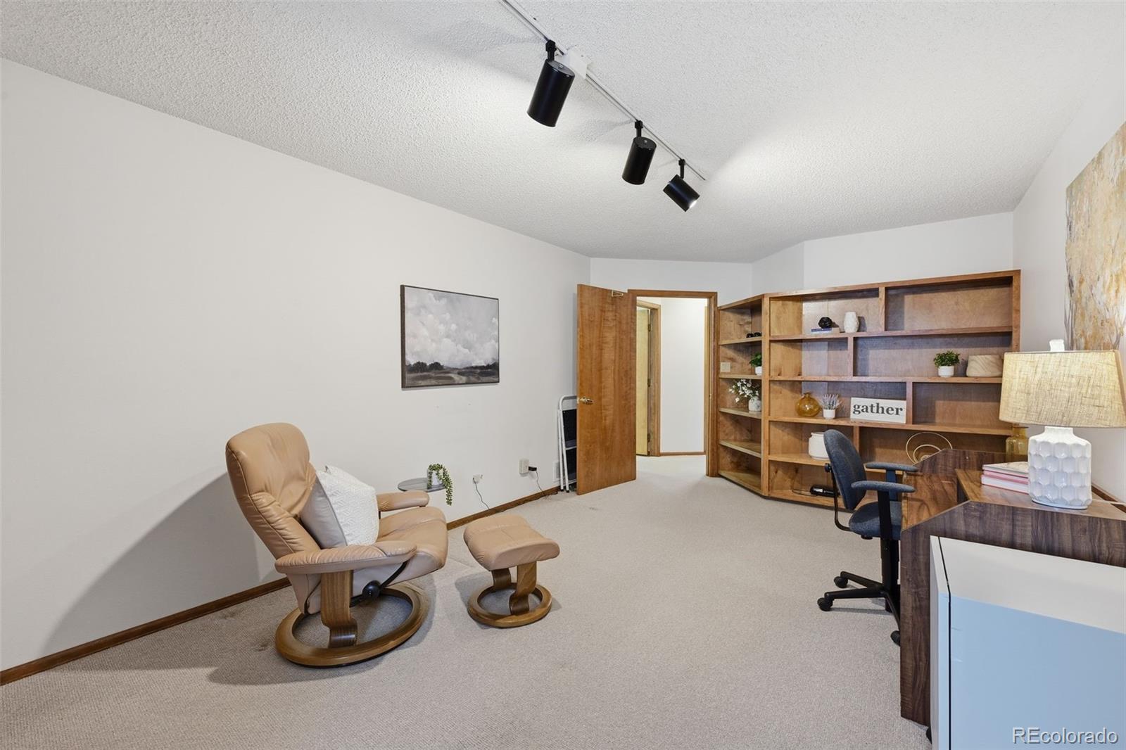18475 Lake Drive