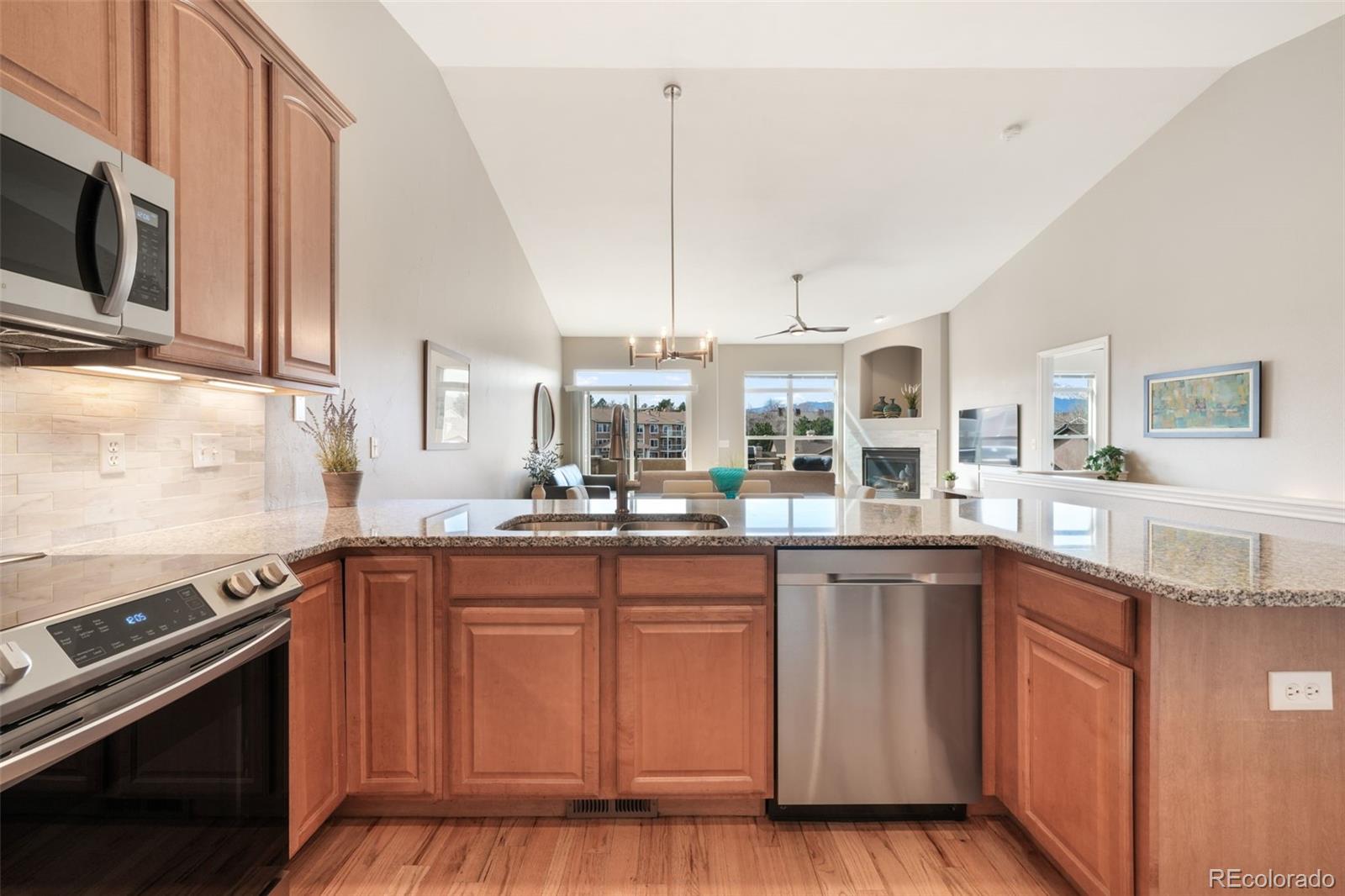5798 Roy Heights