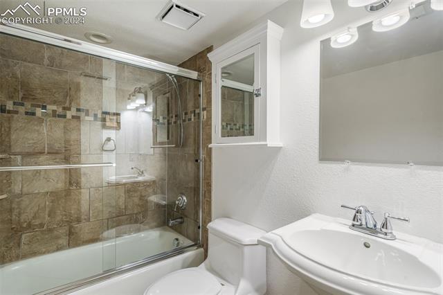 6751 War Eagle Place