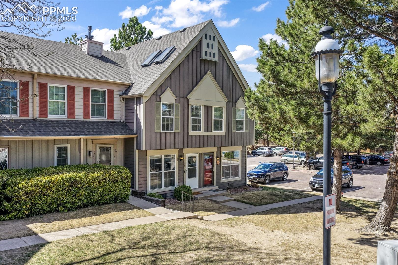 3553 Queen Anne Way