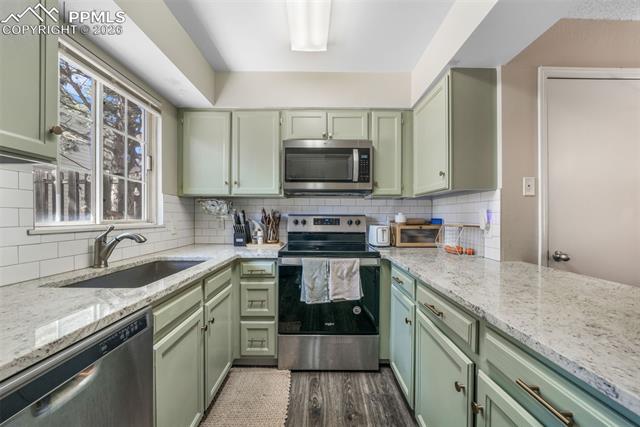 3553 Queen Anne Way