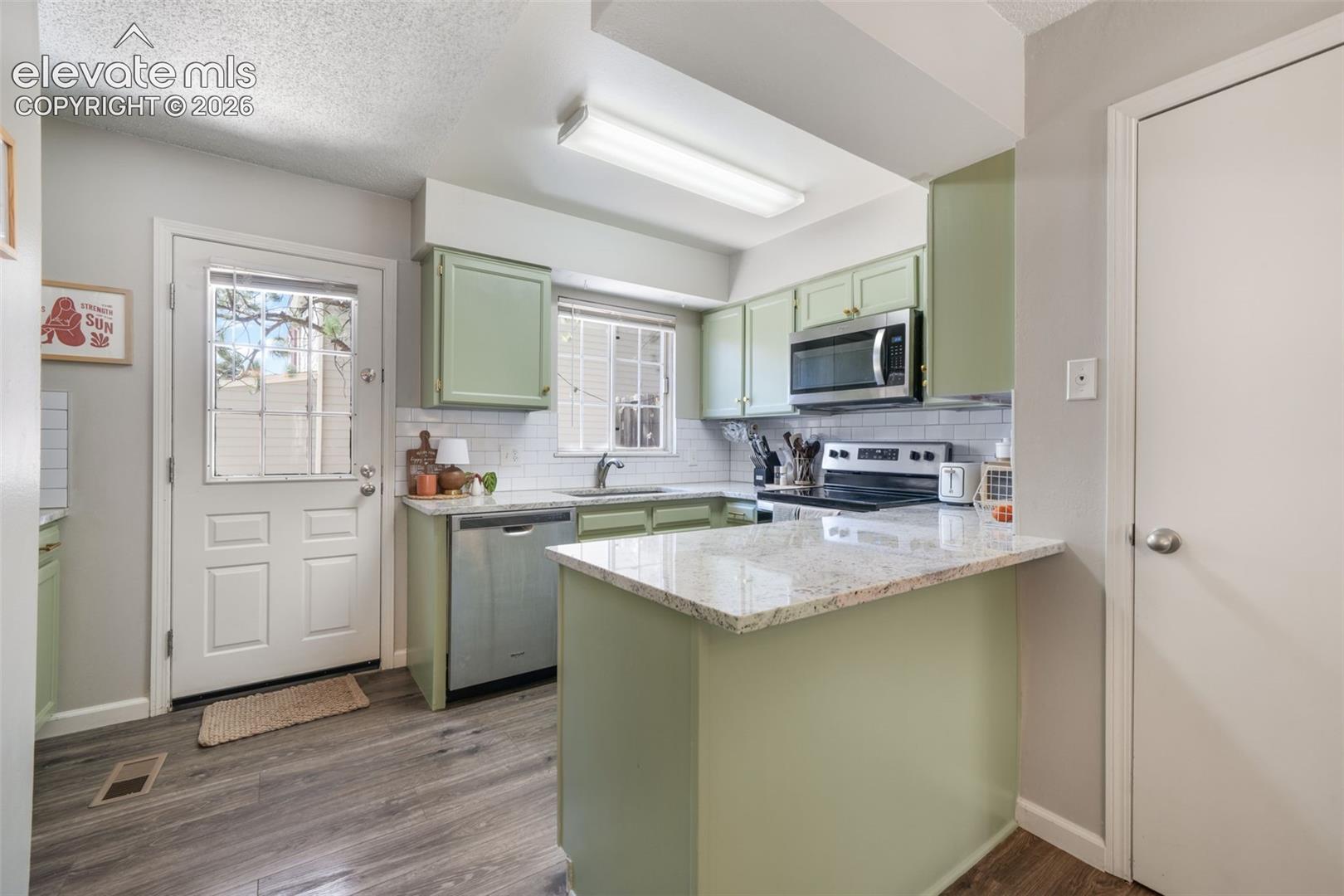 3553 Queen Anne Way