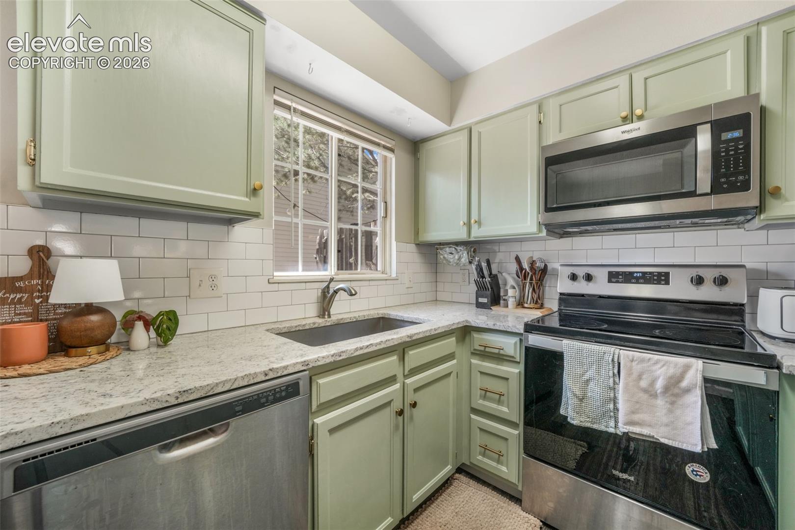 3553 Queen Anne Way