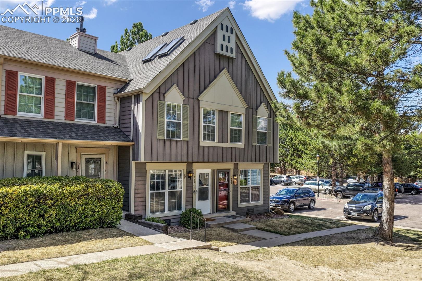 3553 Queen Anne Way