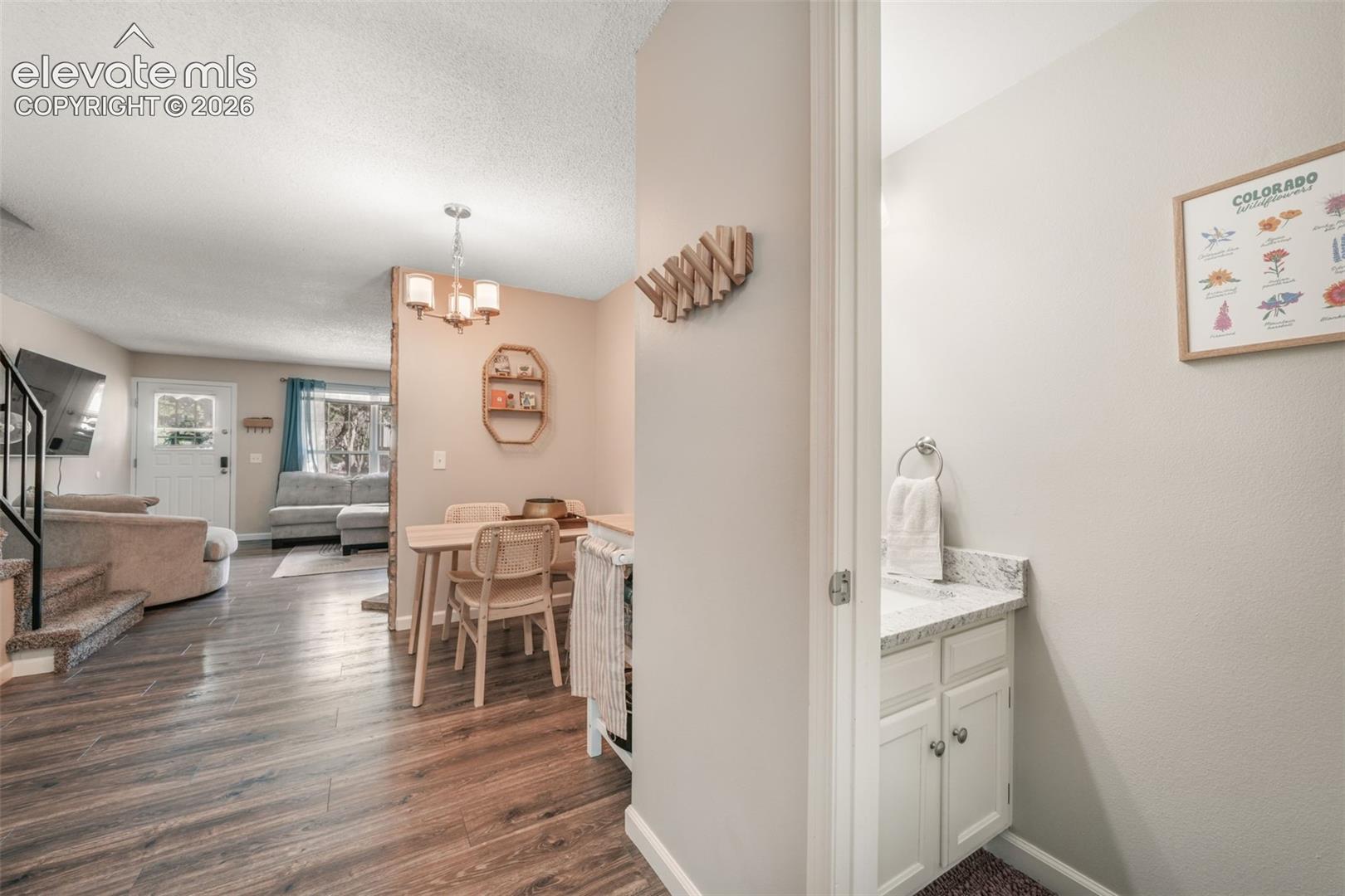 3553 Queen Anne Way