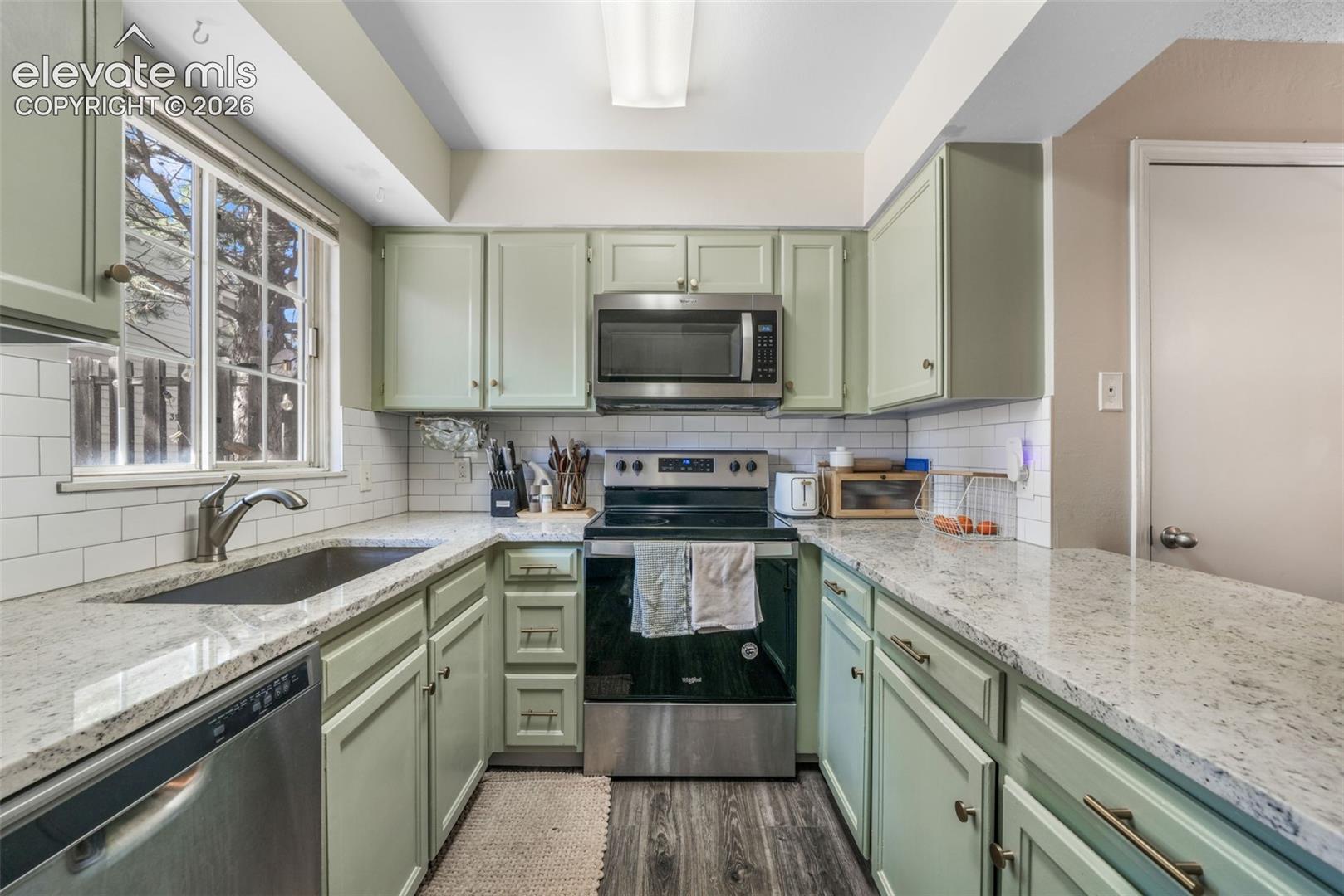 3553 Queen Anne Way