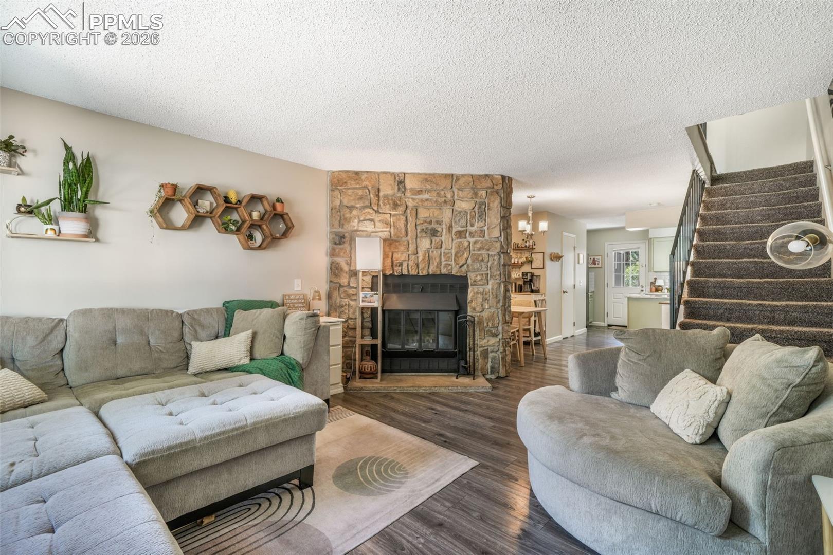 3553 Queen Anne Way